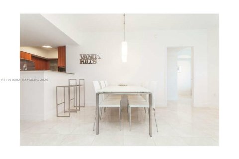 Copropriété à louer à Sunny Isles Beach, Floride: 2 chambres, 152.08 m2 № 2046030 - photo 5