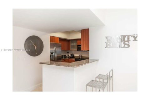 Copropriété à louer à Sunny Isles Beach, Floride: 2 chambres, 152.08 m2 № 2046030 - photo 4