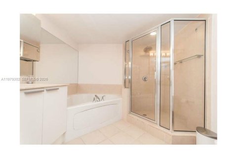 Copropriété à louer à Sunny Isles Beach, Floride: 2 chambres, 152.08 m2 № 2046030 - photo 21