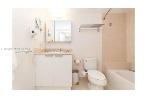 Copropriété à louer à Sunny Isles Beach, Floride: 2 chambres, 152.08 m2 № 2046030 - photo 29