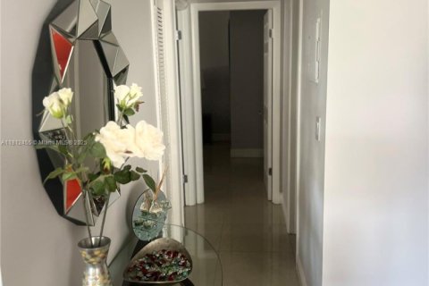 Condominio en venta en Hollywood, Florida, 2 dormitorios, 119.29 m2 № 1758975 - foto 9