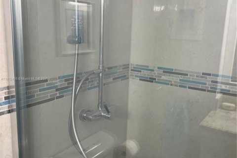 Condominio en venta en Hollywood, Florida, 2 dormitorios, 119.29 m2 № 1758975 - foto 12
