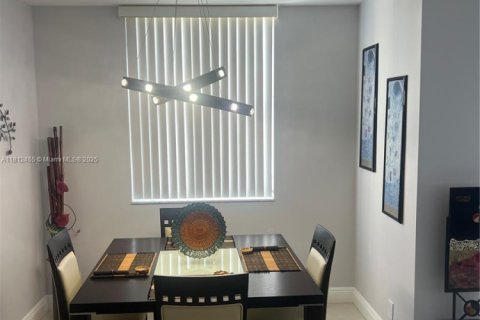 Condominio en venta en Hollywood, Florida, 2 dormitorios, 119.29 m2 № 1758975 - foto 7