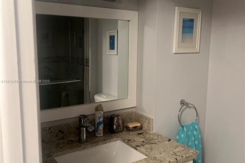 Condominio en venta en Hollywood, Florida, 2 dormitorios, 119.29 m2 № 1758975 - foto 11