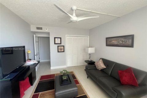 Condominio en venta en Hollywood, Florida, 2 dormitorios, 119.29 m2 № 1758975 - foto 10