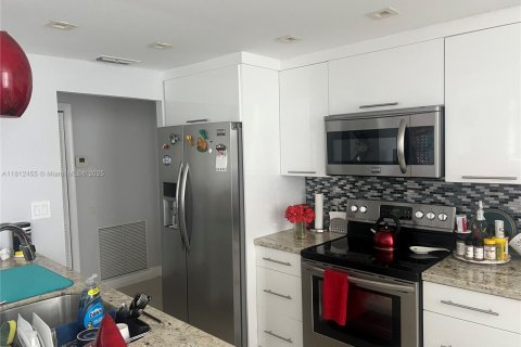 Condominio en venta en Hollywood, Florida, 2 dormitorios, 119.29 m2 № 1758975 - foto 5