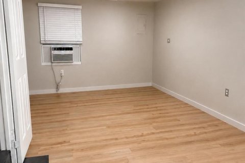 Commercial property in Fort Lauderdale, Florida 1 bedroom, 166.3 sq.m. № 2178603 - photo 3