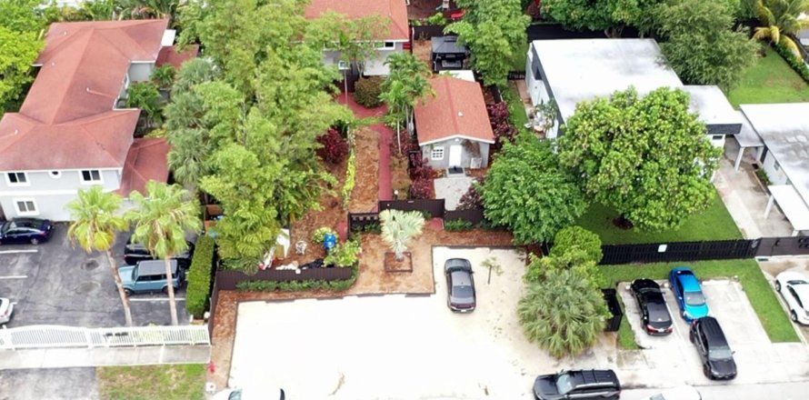 Commercial property in Fort Lauderdale, Florida 1 bedroom, 166.3 sq.m. № 2178603