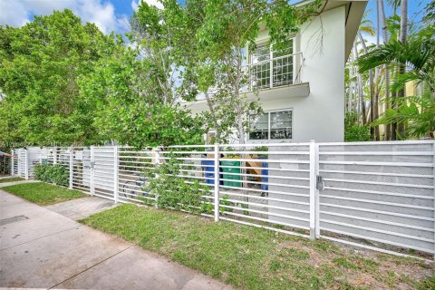 Condominio en venta en Miami Beach, Florida, 1 dormitorio, 48.22 m2 № 2154396 - foto 17