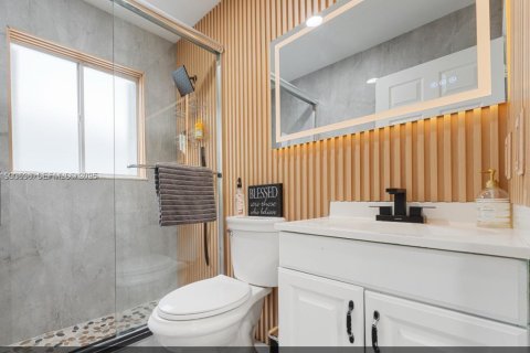 Снять в аренду виллу или дом в Майами, Флорида 4 спальни, 134.99м2, № 1991956 - фото 12