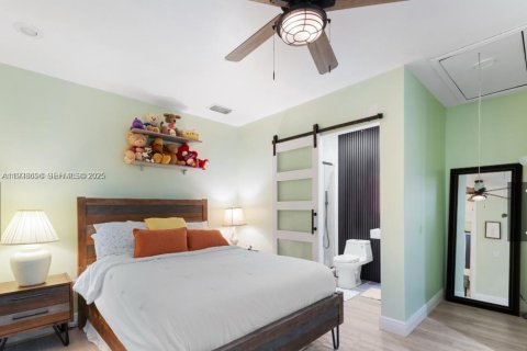 Снять в аренду виллу или дом в Майами, Флорида 4 спальни, 134.99м2, № 1991956 - фото 11