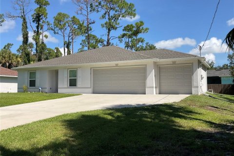 Villa ou maison à vendre à Port Charlotte, Floride: 3 chambres, 144.18 m2 № 2299778 - photo 3