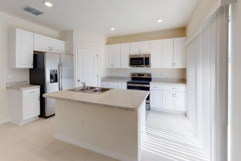 Adosado en venta en Saint Cloud, Florida, 3 dormitorios, 139 m2 № 102714 - foto 1