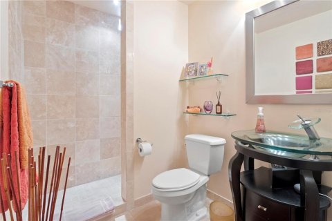Condominio en venta en Tampa, Florida, 3 dormitorios, 215.53 m2 № 2227397 - foto 27