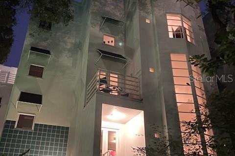 Condominio en venta en Tampa, Florida, 3 dormitorios, 215.53 m2 № 2227397 - foto 2