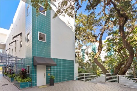 Condominio en venta en Tampa, Florida, 3 dormitorios, 215.53 m2 № 2227397 - foto 5