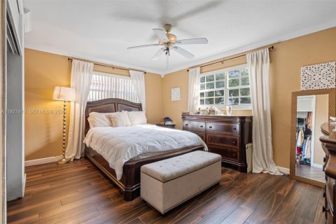 House in Miramar, Florida 4 bedrooms, 162.3 sq.m. № 1986096 - photo 23