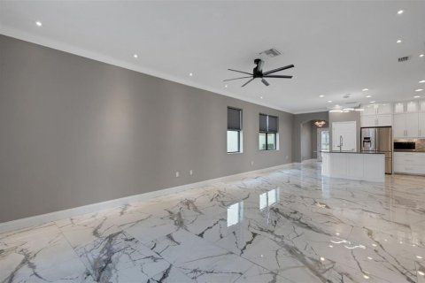 House in Lakeland, Florida 4 bedrooms, 284.93 sq.m. № 1919220 - photo 17