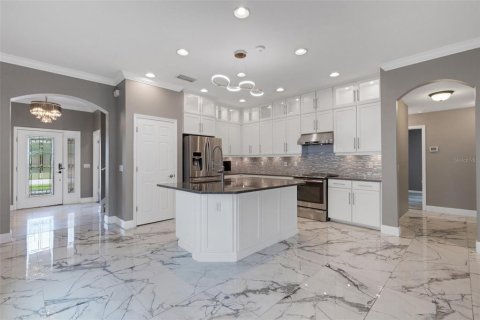 House in Lakeland, Florida 4 bedrooms, 284.93 sq.m. № 1919220 - photo 10