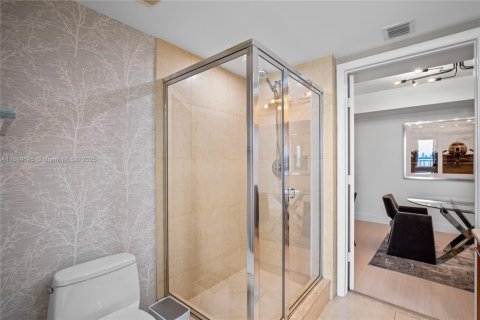 Condo in Miami, Florida, 2 bedrooms  № 1952610 - photo 22