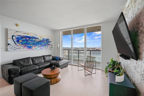 Condo in Miami, Florida, 2 bedrooms  № 1952610 - photo 11