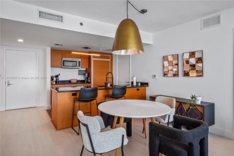 Condo in Miami, Florida, 2 bedrooms  № 1952610 - photo 9