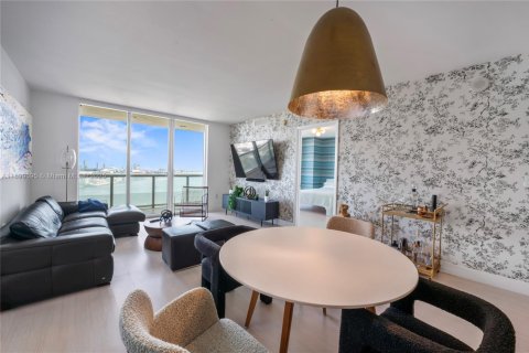Condo in Miami, Florida, 2 bedrooms  № 1952610 - photo 10