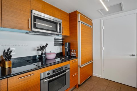 Condo in Miami, Florida, 2 bedrooms  № 1952610 - photo 6