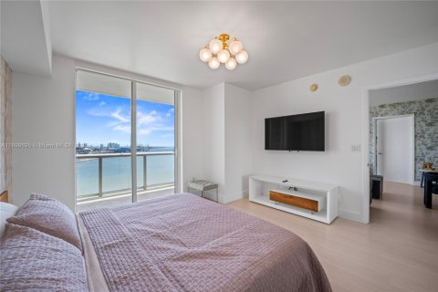 Condo in Miami, Florida, 2 bedrooms  № 1952610 - photo 25