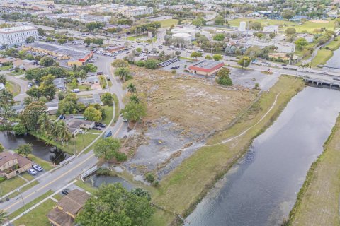 Commercial property in Lauderdale Lakes, Florida № 1962782 - photo 15