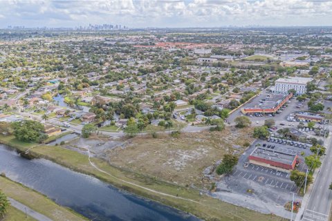 Commercial property in Lauderdale Lakes, Florida № 1962782 - photo 10