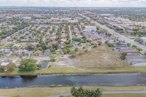Commercial property in Lauderdale Lakes, Florida № 1962782 - photo 7