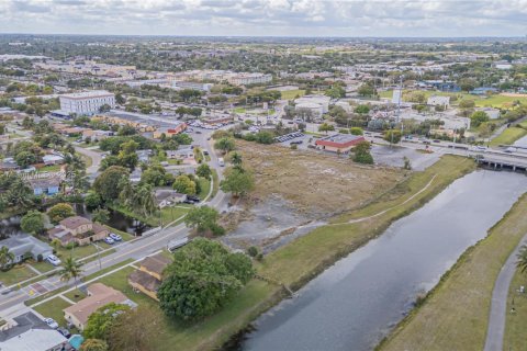 Commercial property in Lauderdale Lakes, Florida № 1962782 - photo 16