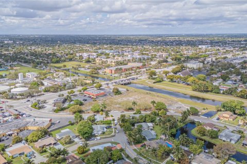 Commercial property in Lauderdale Lakes, Florida № 1962782 - photo 3