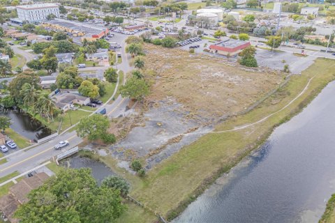 Commercial property in Lauderdale Lakes, Florida № 1962782 - photo 18
