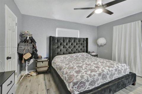 House in Hollywood, Florida 3 bedrooms № 1788422 - photo 19