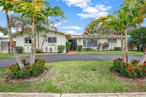 House in Hollywood, Florida 3 bedrooms № 1788422 - photo 1