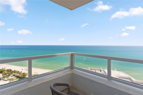 Copropriété à vendre à Miami Beach, Floride: 1 chambre, 91.04 m2 № 1946320 - photo 2