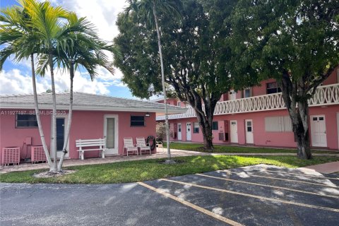 Купить кондоминиум в Бока-Ратон, Флорида 2 спальни, 77.2м2, № 1988361 - фото 24