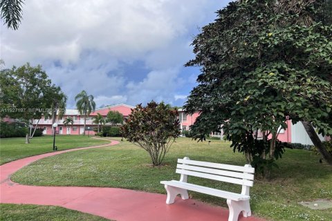 Купить кондоминиум в Бока-Ратон, Флорида 2 спальни, 77.2м2, № 1988361 - фото 23