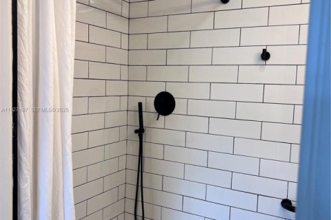 Купить кондоминиум в Бока-Ратон, Флорида 2 спальни, 77.2м2, № 1988361 - фото 15