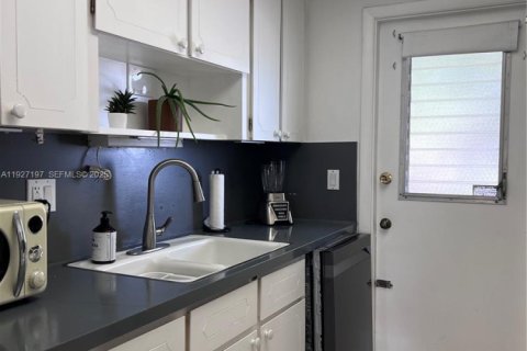 Купить кондоминиум в Бока-Ратон, Флорида 2 спальни, 77.2м2, № 1988361 - фото 20