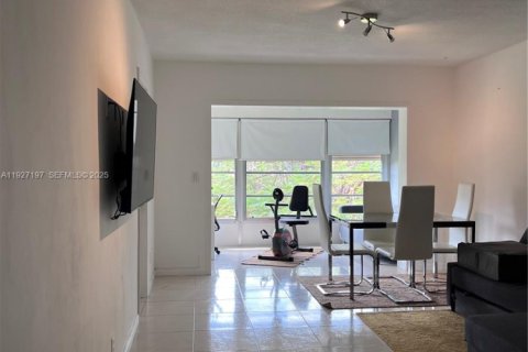 Купить кондоминиум в Бока-Ратон, Флорида 2 спальни, 77.2м2, № 1988361 - фото 3