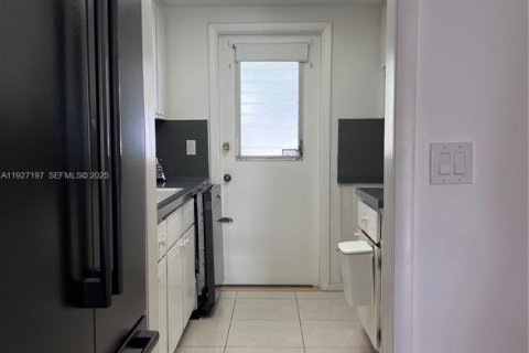 Купить кондоминиум в Бока-Ратон, Флорида 2 спальни, 77.2м2, № 1988361 - фото 22