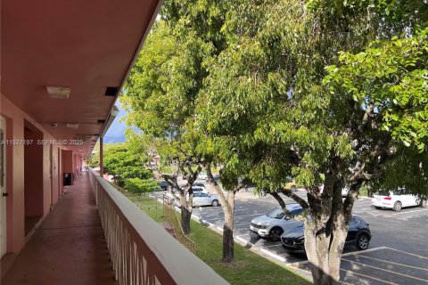 Купить кондоминиум в Бока-Ратон, Флорида 2 спальни, 77.2м2, № 1988361 - фото 27