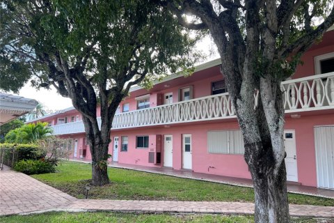 Кондоминиум с 2 спальнями в Бока-Ратон, Флорида № 1988361