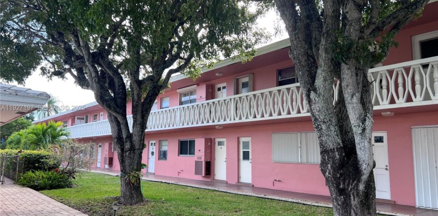 Кондоминиум с 2 спальнями в Бока-Ратон, Флорида № 1988361