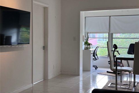 Купить кондоминиум в Бока-Ратон, Флорида 2 спальни, 77.2м2, № 1988361 - фото 10