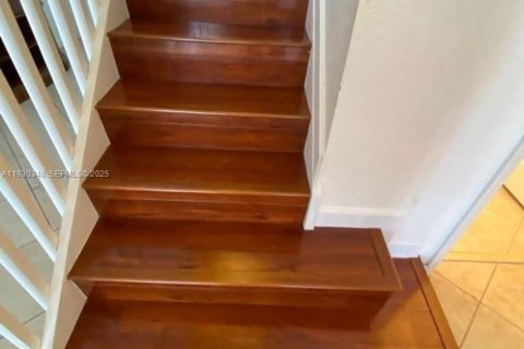 Touwnhouse à louer à Doral, Floride: 4 chambres, 196.58 m2 № 1991524 - photo 5