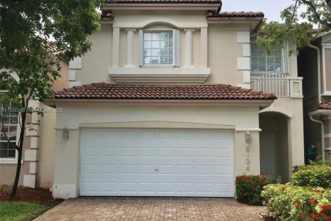 Touwnhouse à louer à Doral, Floride: 4 chambres, 196.58 m2 № 1991524 - photo 1